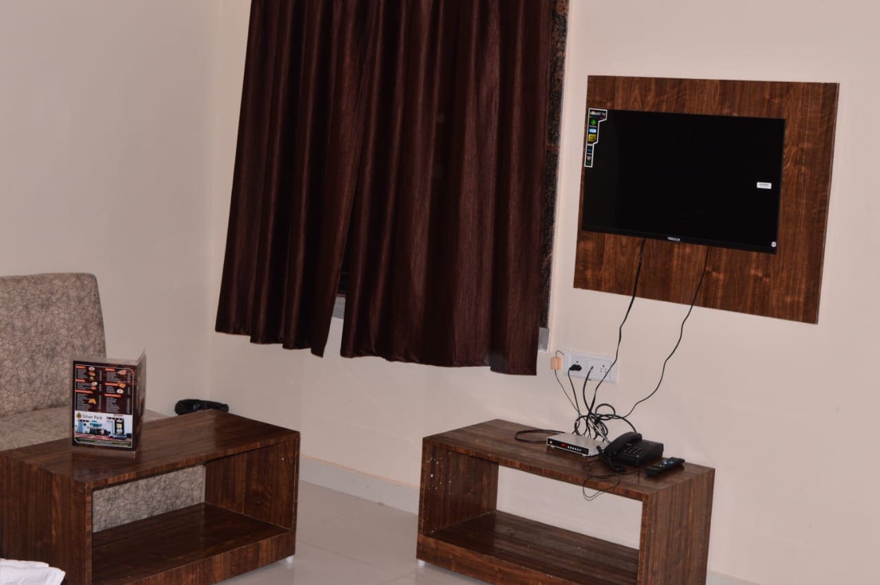 HOTEL SILVER PARK - Tap to explore photos