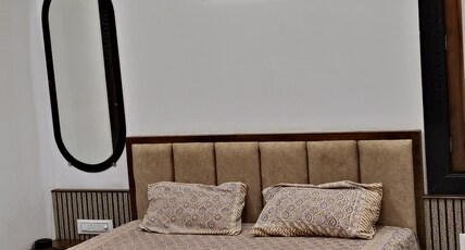 Hotel Ravi Room Type - Bedroom 102