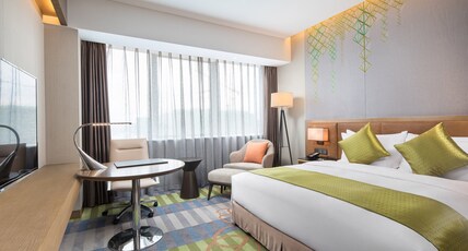Holiday Inn Shaoguan Downtown Room Type - 1 King Standard High Floor Holiday Inn Shaoguan Downtown Room Type - 1 King Standard High Floor