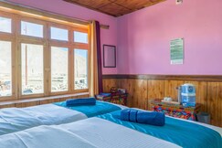 Black Top Border Homestay