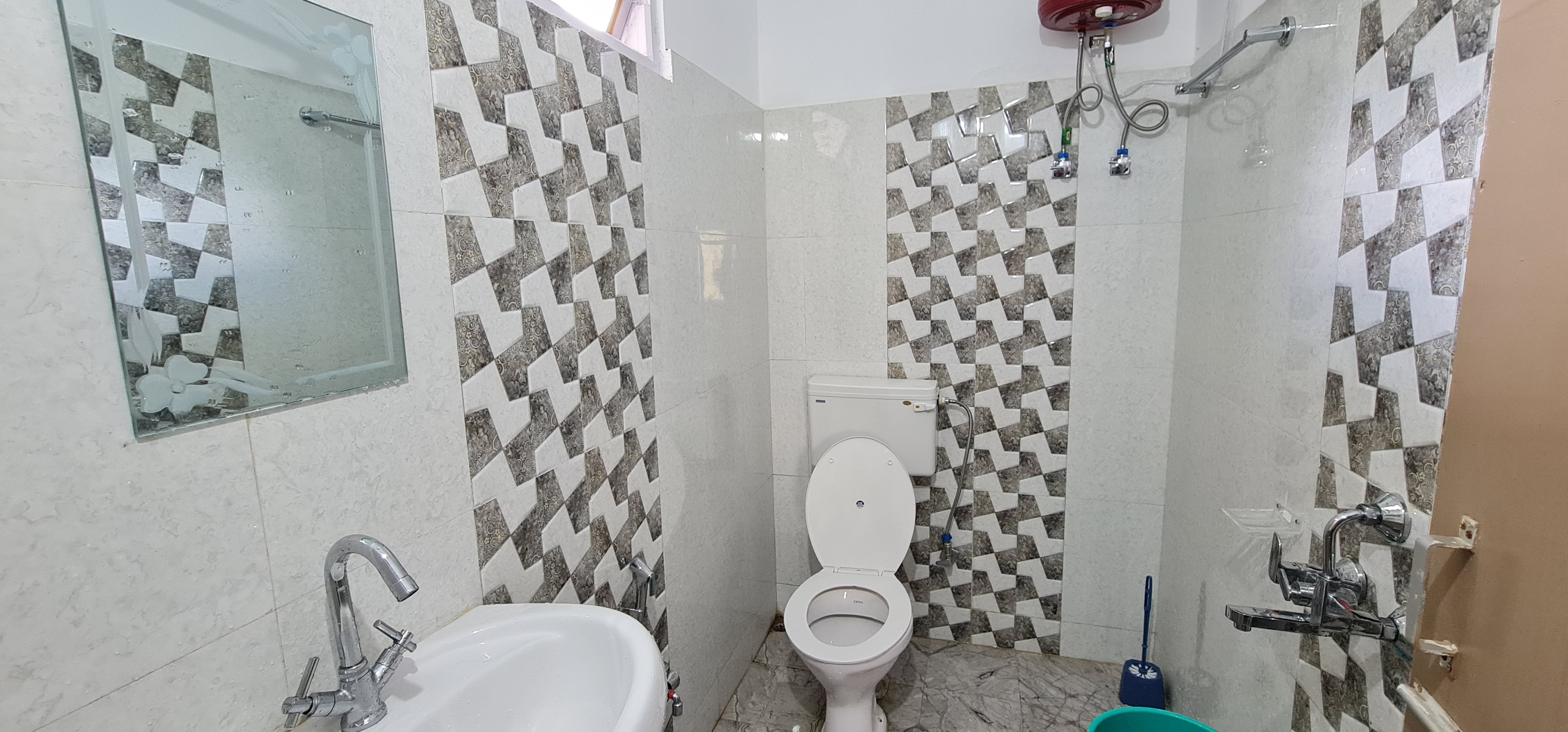 Dewa Elegance | Rooms in a Homestay - Tap to explore photos