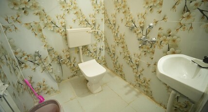 Sabitri Guest House Room Type - Deluxe Room with Balcony