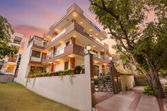FabHotel Akashneem - MGF Metropolitan Mall