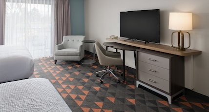 Holiday Inn PORTLAND - COLUMBIA RIVERFRONT Room Type - 2 Queen Standard Communications Accessible