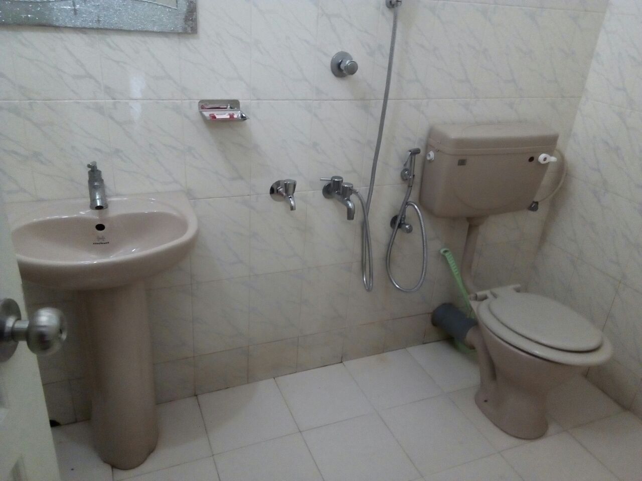 Devas Studio Home - Tap to explore photos