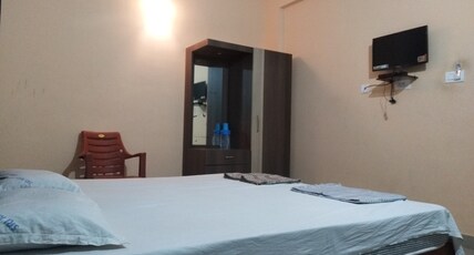 Sri Ram Residency Room Type - Deluxe Room NON AC