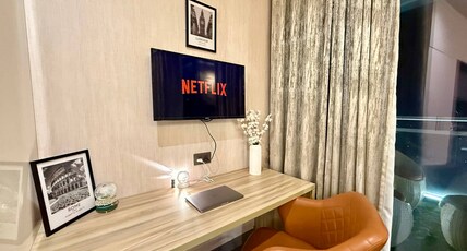 The Cosmo  CitySkyline View Netflix Room Type - The Cosmo  CitySkyline View Netflix