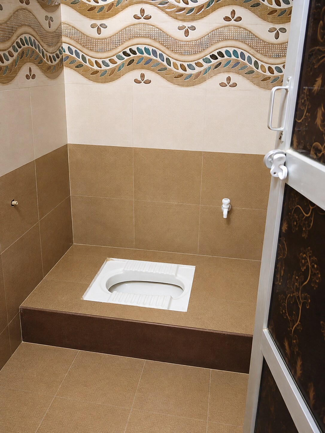 Shree Ganesh Homestay Guest House AC Room - Tap to explore photos