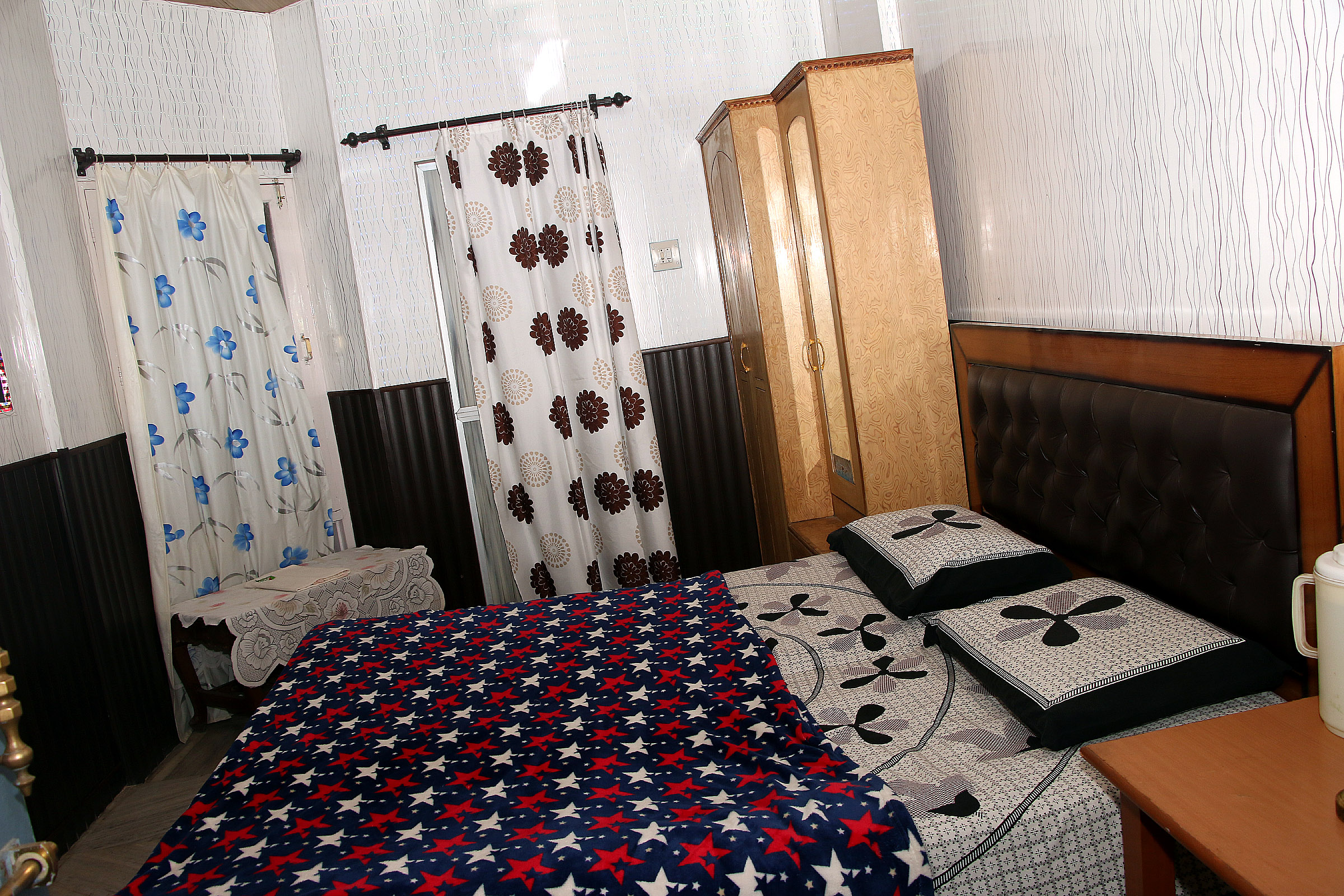 HOTEL TIP TOP - Tap to explore photos