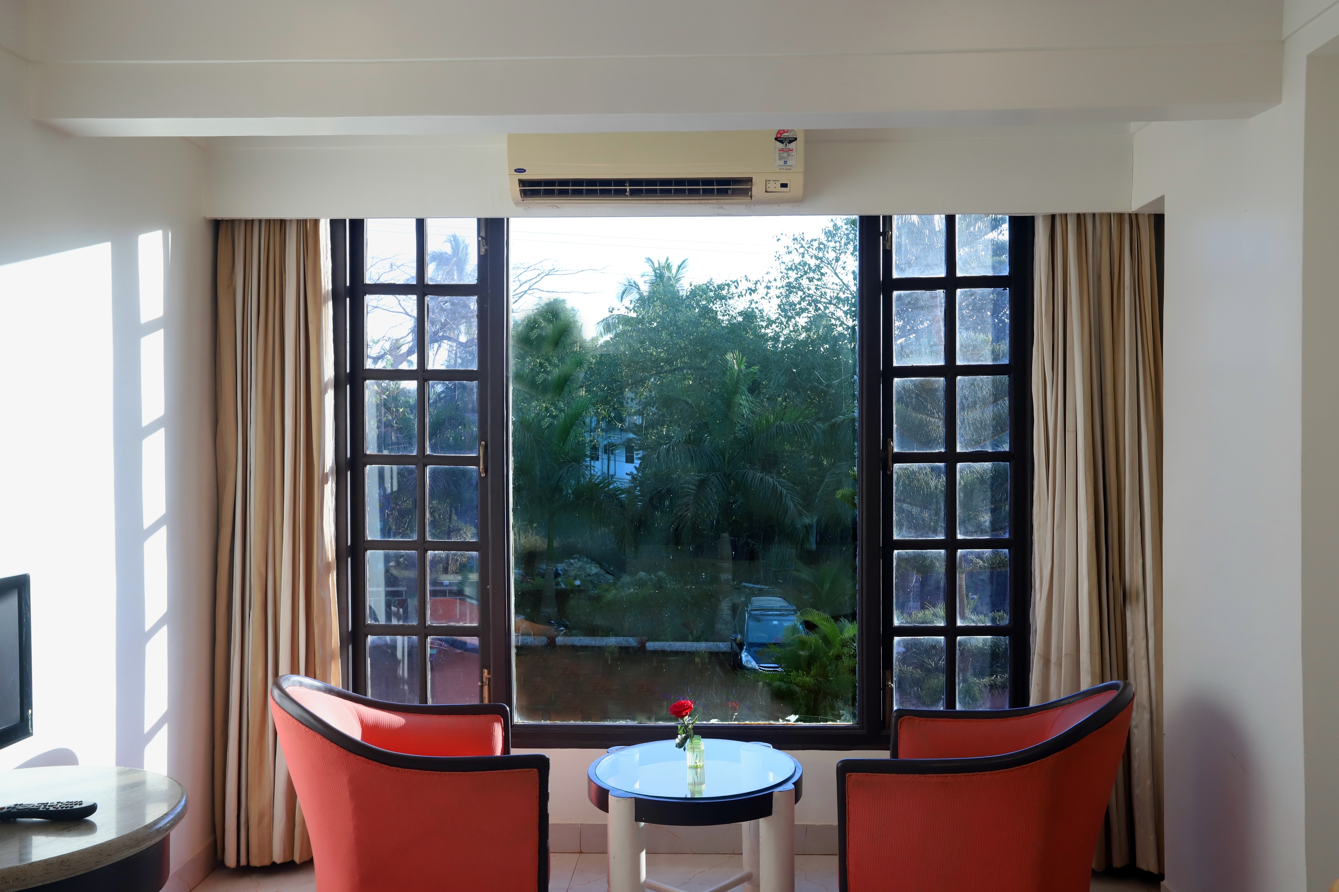Hotel Kohinoor Highway, Dapoli - Tap to explore photos