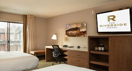 The Riverside Hotel, BW Premier Collection Room Type - Accessible - 2 Queen, Mobility Accessible, Bathtub, Non-Smoking, Full Breakfast