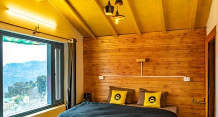 Lushtree backpackers Room Type - Deluxe Double Room
