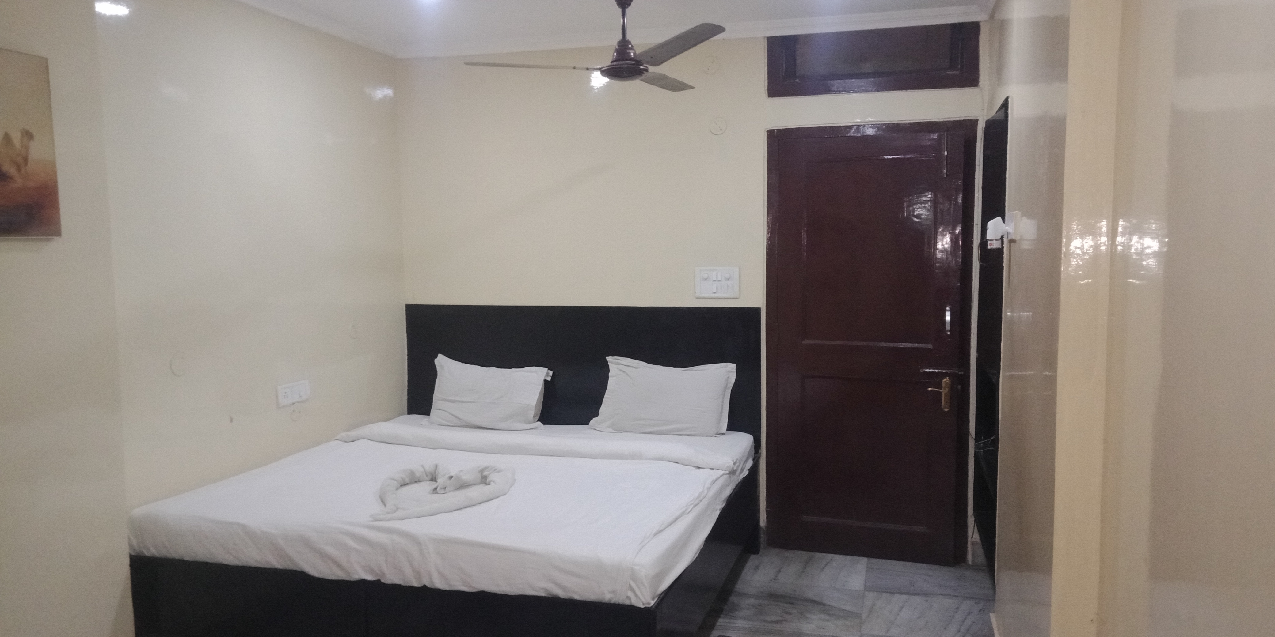 Hotel Abhijat - Tap to explore photos