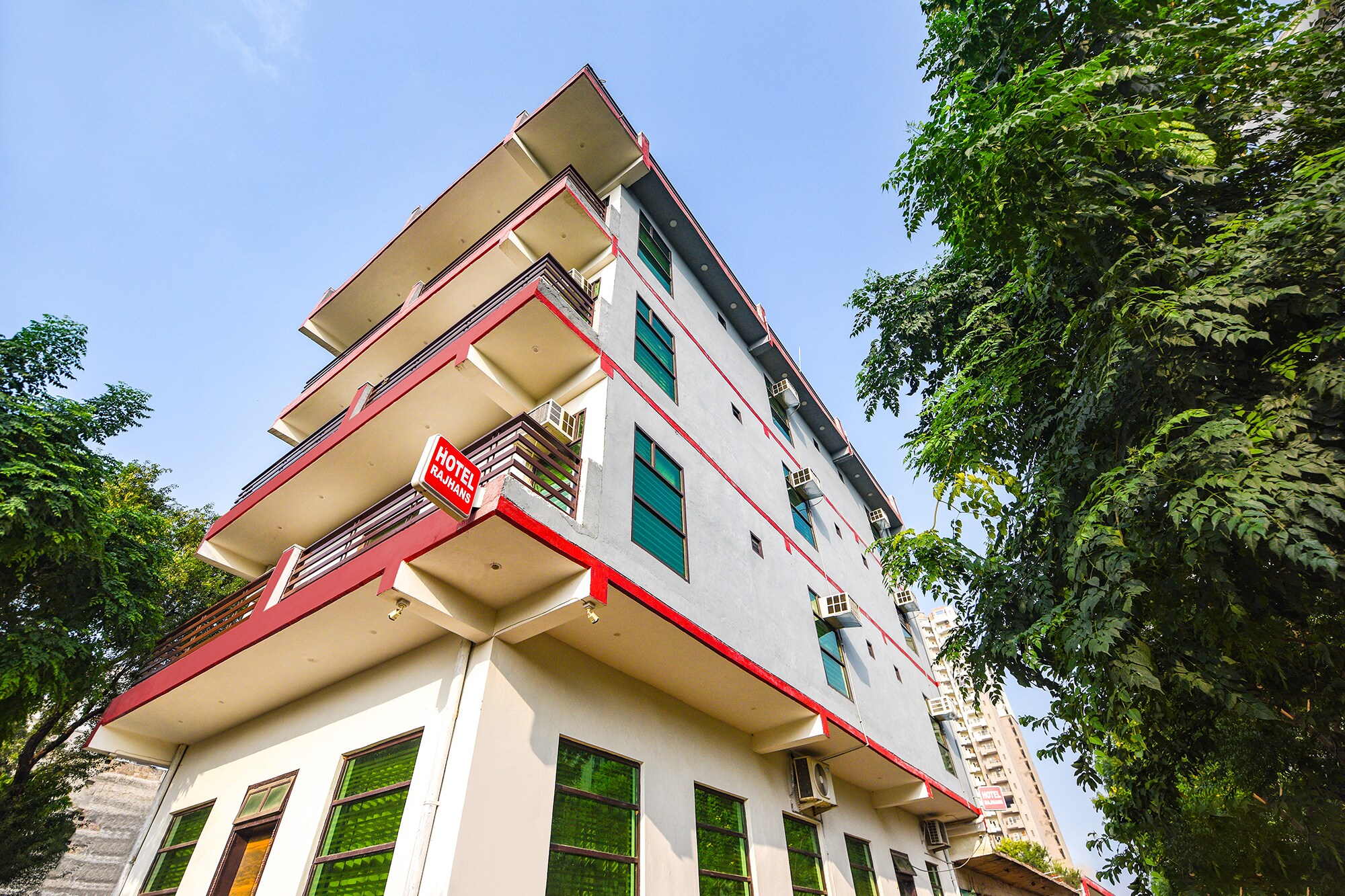Hotel Rajhans Gurgaon - Tap to explore photos