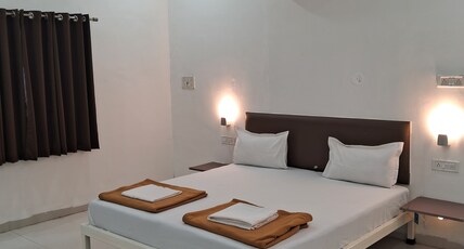 Hotel Gulati Suites Room Type - DELUXE AC