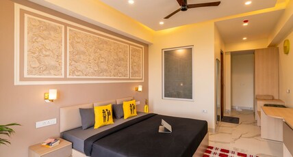 The Hosteller Gurgaon Room Type - Superior Double Room with City View