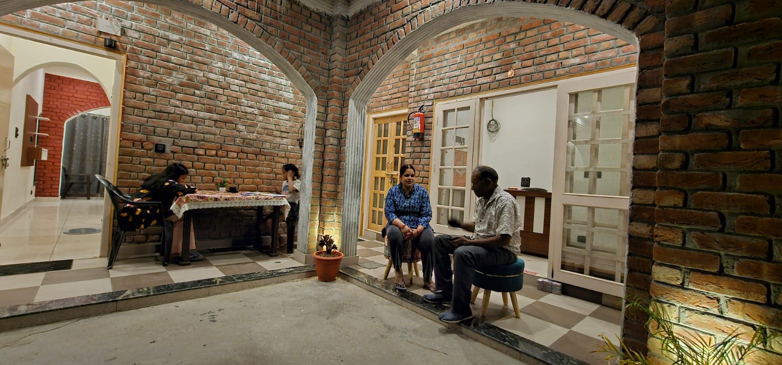 Golden Himalaya Homestay Villa - Tap to explore photos