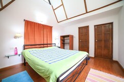 Chalet in Tea Gardens  An Artistic Abode