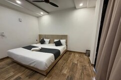 FabHotel Moonlight