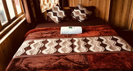 Yes Homes - Pinewood resort Room Type - Deluxe Double ( Book 3 days Pay for 2 Days )