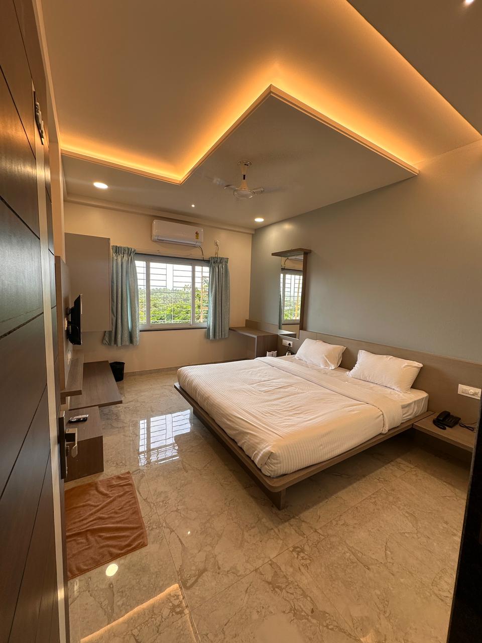 HOTEL LAXMI 2 - Tap to explore photos