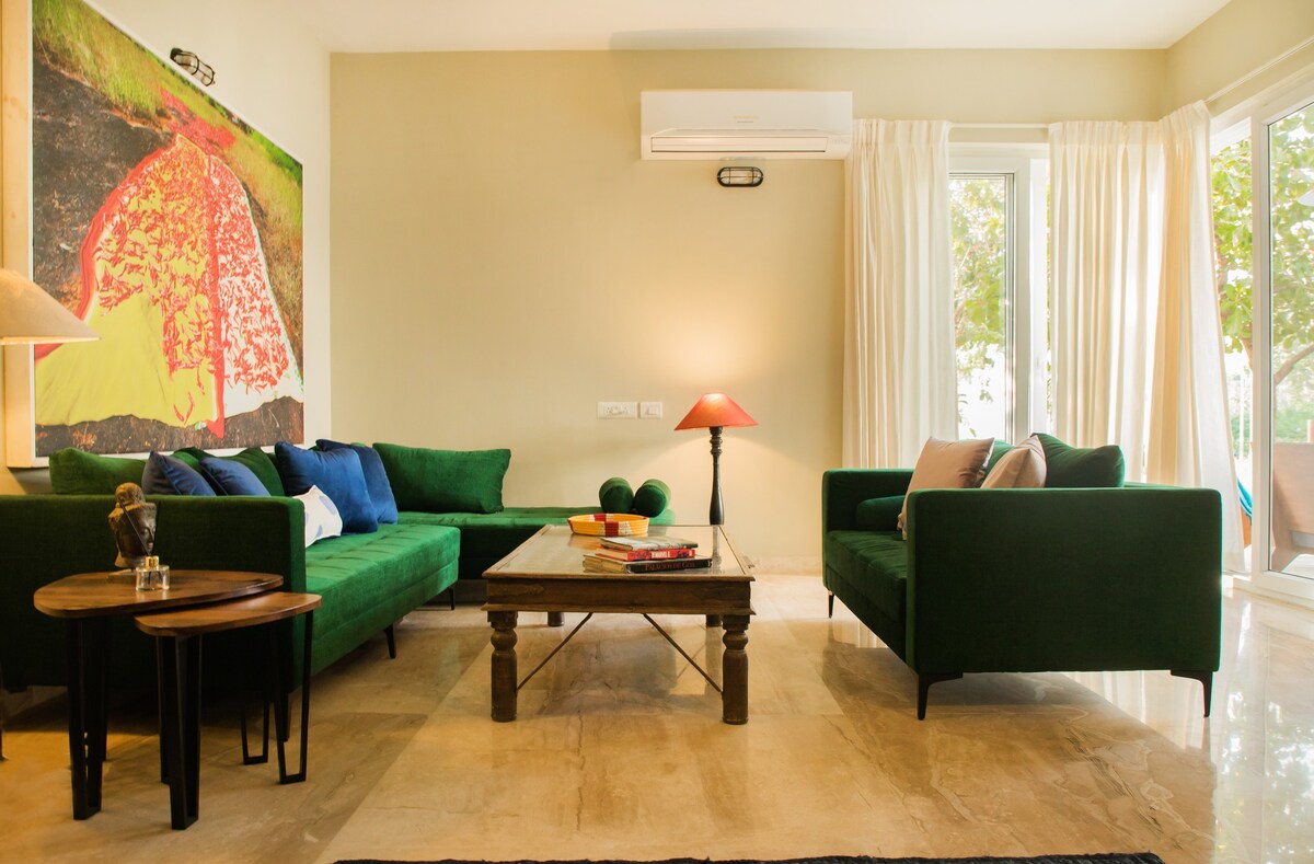 Luxury 4BHK Villa with Pvt Pool by tisyastays - Tap to explore photos