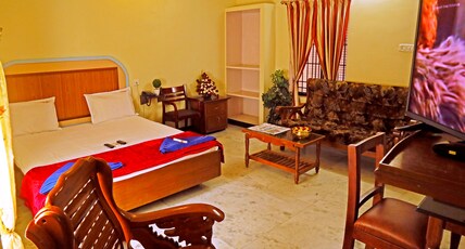Hotel Ganga Palace Room Type - Deluxe Double AC Room