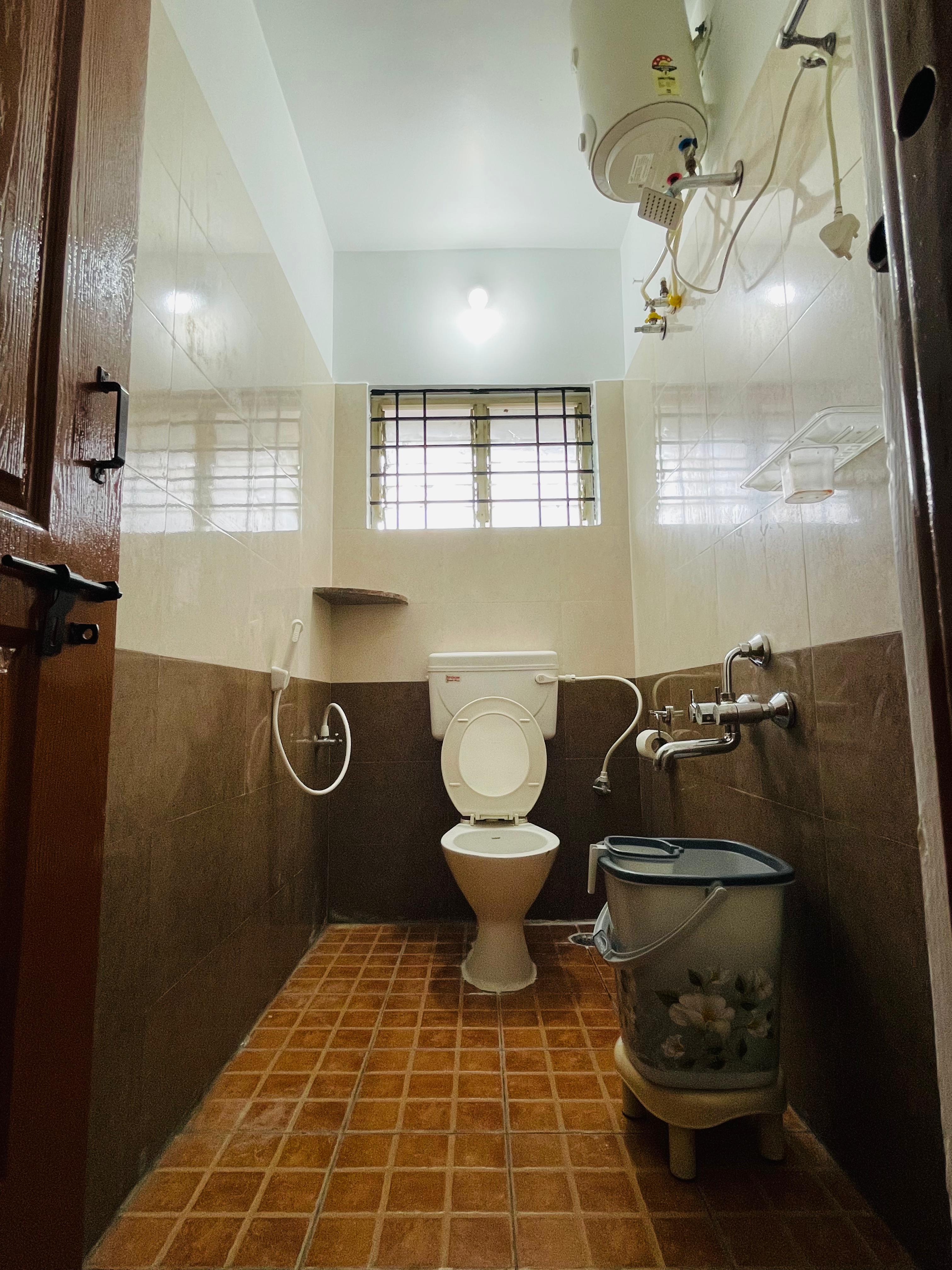 Anand's Elegant 2BHK Apartment - AC - Tap to explore photos