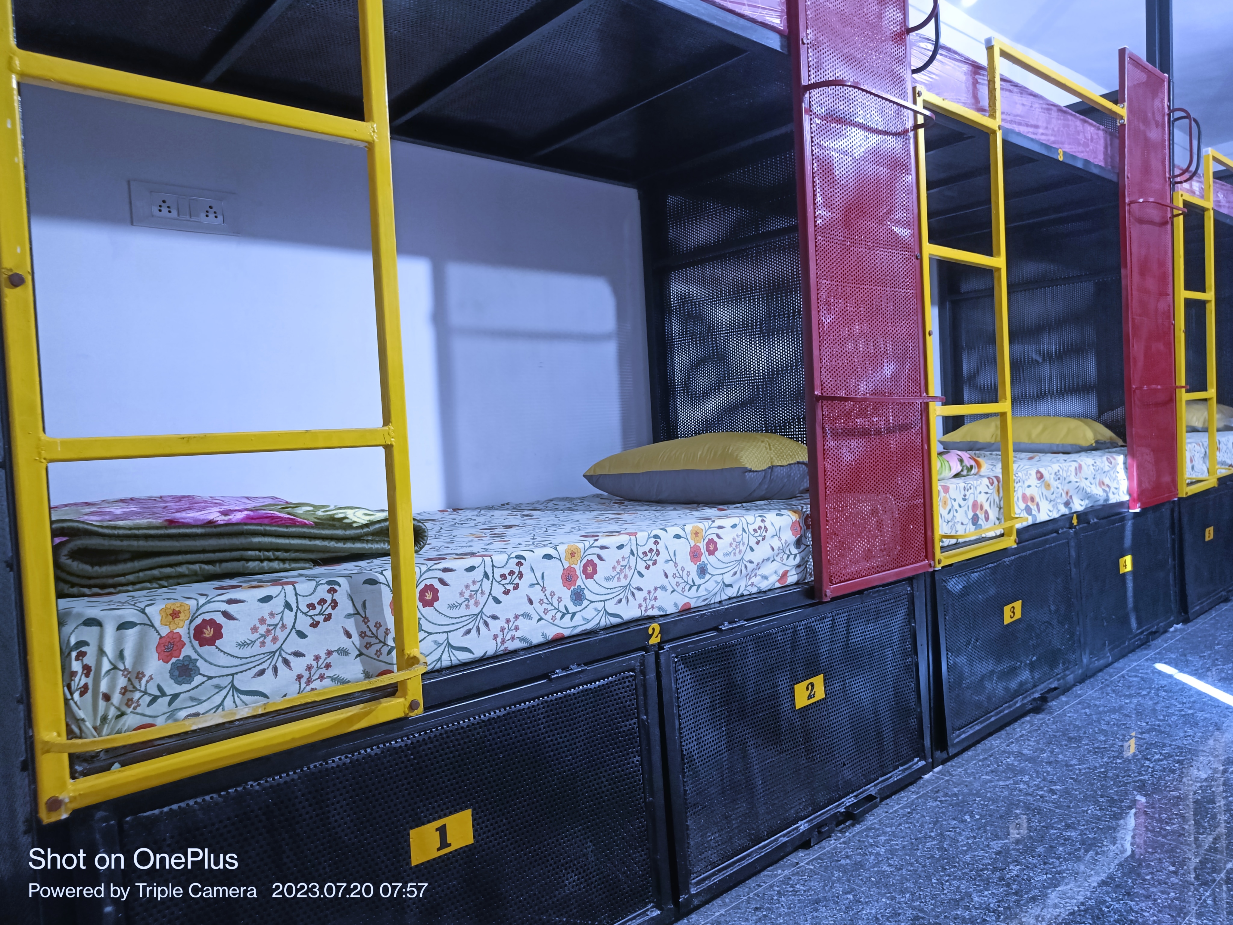 Mini Home Stay - Tap to explore photos
