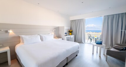 Hilton Sorrento Palace Room Type - KING DELUXE SEA VIEW