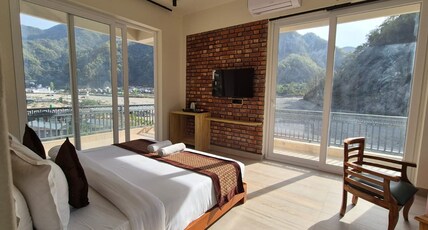 Tripli Hotels Sukritham Room Type - King Room with Balcony