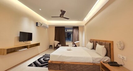 Hotel The Polo Room Type - Premium Room with Hot and Cold AC