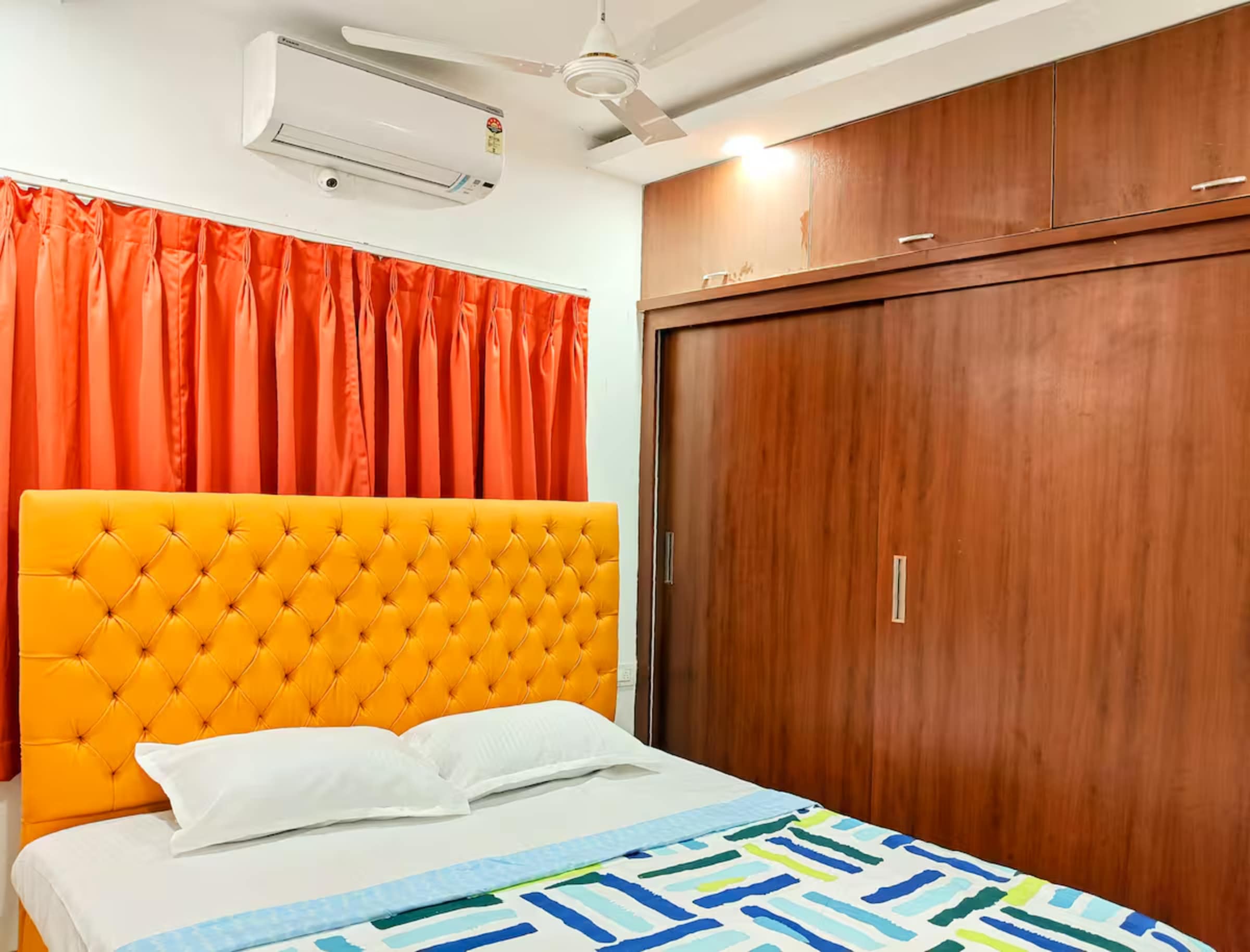 Crescent Service Apartment - Banjara Hills - Tap to explore photos