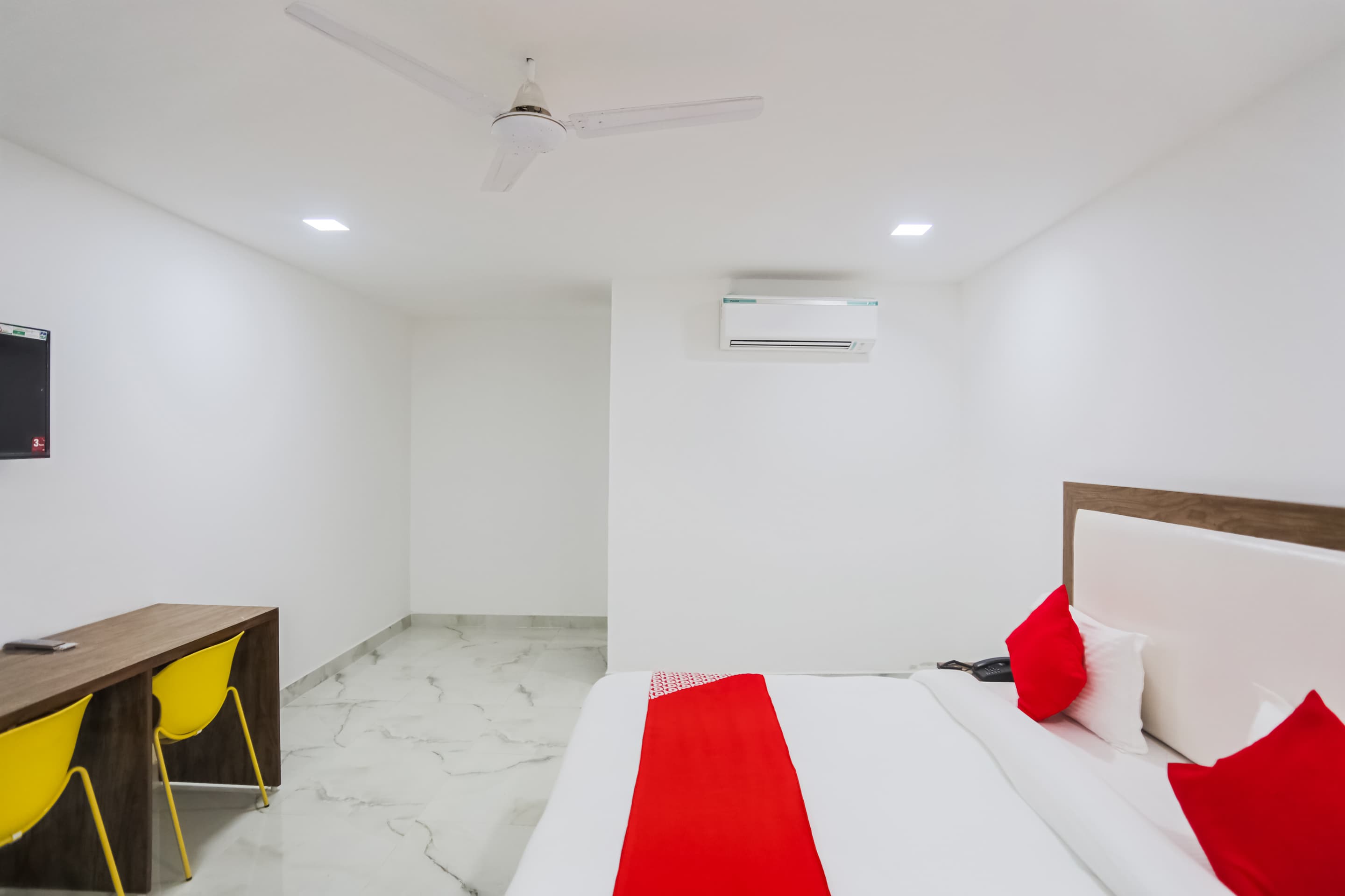 Hotel O Gour Town House - Tap to explore photos