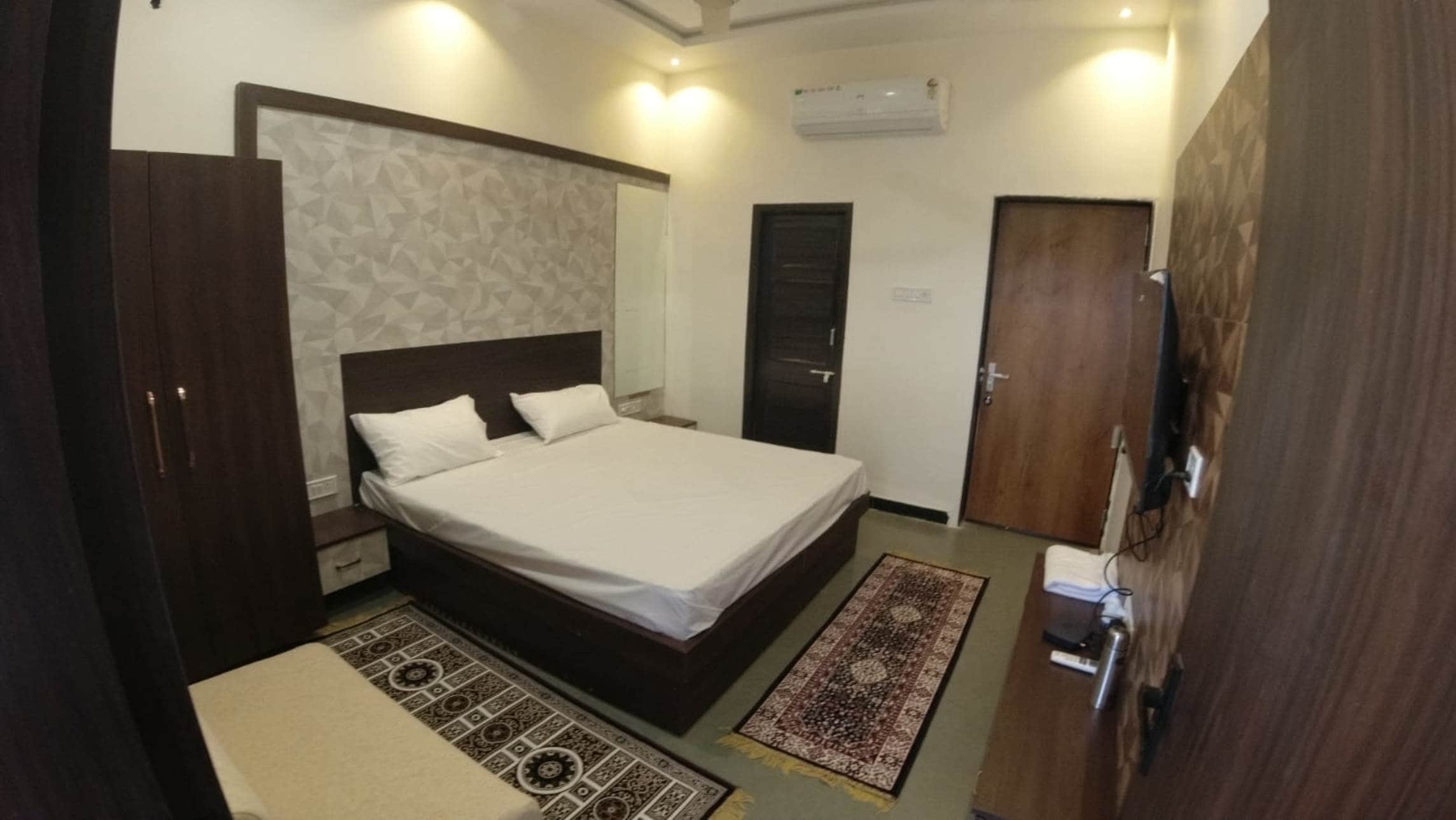 MSD home stay - Tap to explore photos