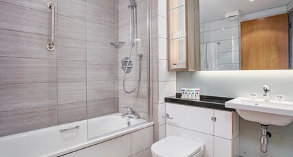 Holiday Inn Belfast Room Type - 1 Double Premium