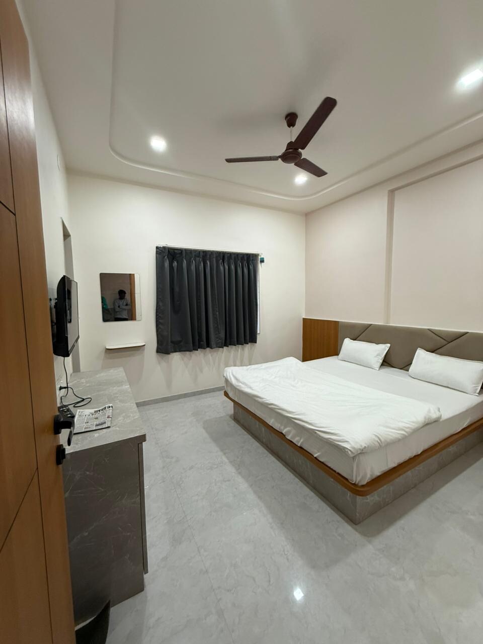 Hotel Mayur Inn - Tap to explore photos