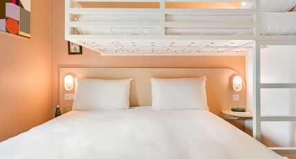 greet Hotel Prevessin Geneve Airport Room Type - Pop Triple room with 1 double bed and 1 bunk bed