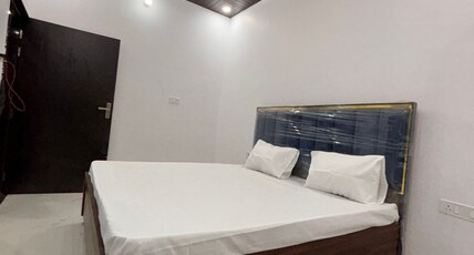 Suryavanshi Guest House Room Type - Deluxe Room