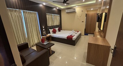 Hotel D Plaza Room Type - Super Deluxe Double Bed with Balcony