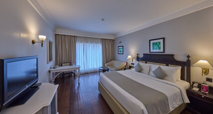 Hotel Royal Orchid Bangalore Room Type - Deluxe King Room - Non Smoking