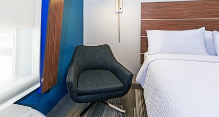 Holiday Inn Express Hotel and Suites Del Rio Room Type - 2 Queen Standard Communications Accessible