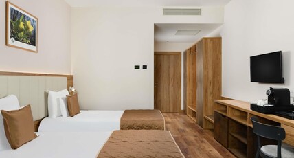 M Room Type - Standard Room with 2 beds and balcony