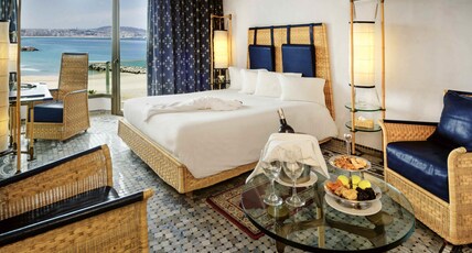 M Room Type - Classic King Sea View