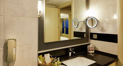 Doubletree By Hilton Hotel Izmir - Alsancak Room Type - KING JUNIOR SUITE
