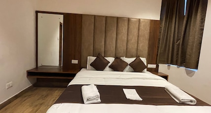 The Hill Crest Inn | Rooms & Suite Room Type - Forest-view Deluxe Room (Upto 2 people)