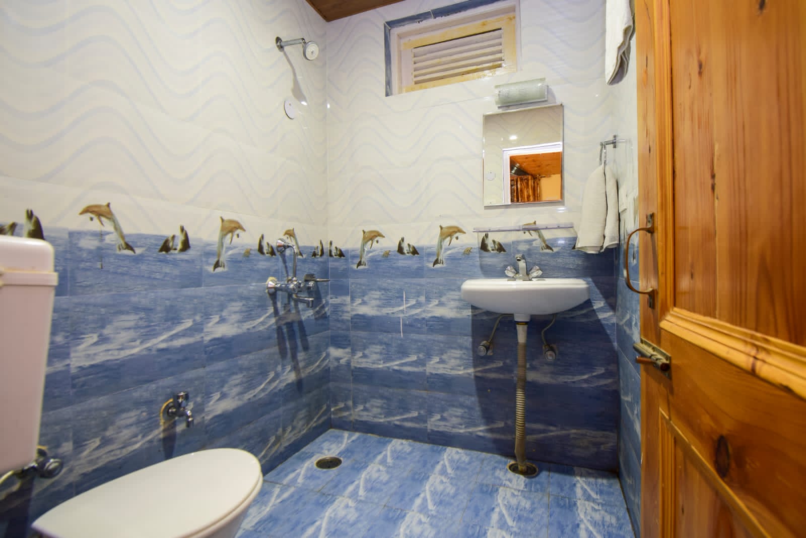 SUKHDEV HOMESTAY - Tap to explore photos