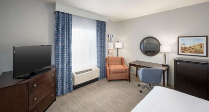 Hampton Inn & Suites by Hilton Phoenix North/Happy Valley Room Type - 1 KING BED NONSMOKING