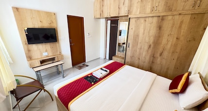 Sai Grand Villas and Hotel near Bangalore Airport Room Type - Deluxe Room Sai Grand Villas and Hotel near Bangalore Airport Room Type - Deluxe Room