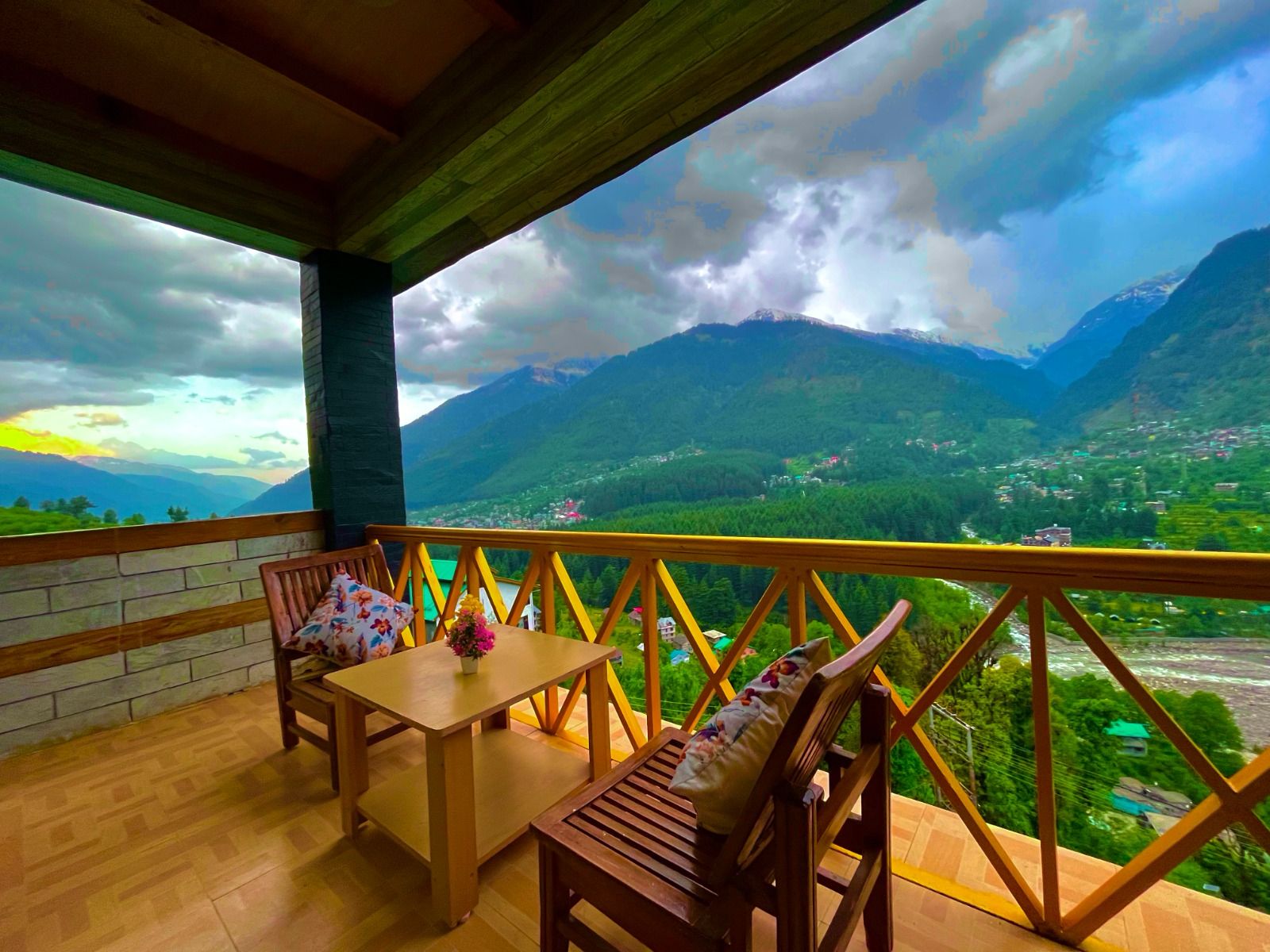 Naina Rockland Manali - Tap to explore photos